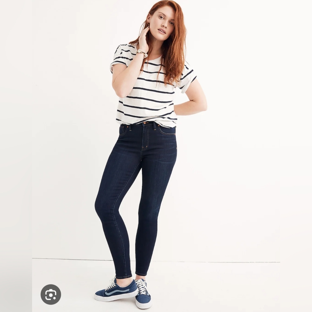 Madewell 9" Mid-Rise Skinny Jeans in Larkspur Wash: TENCEL™ Denim Edition